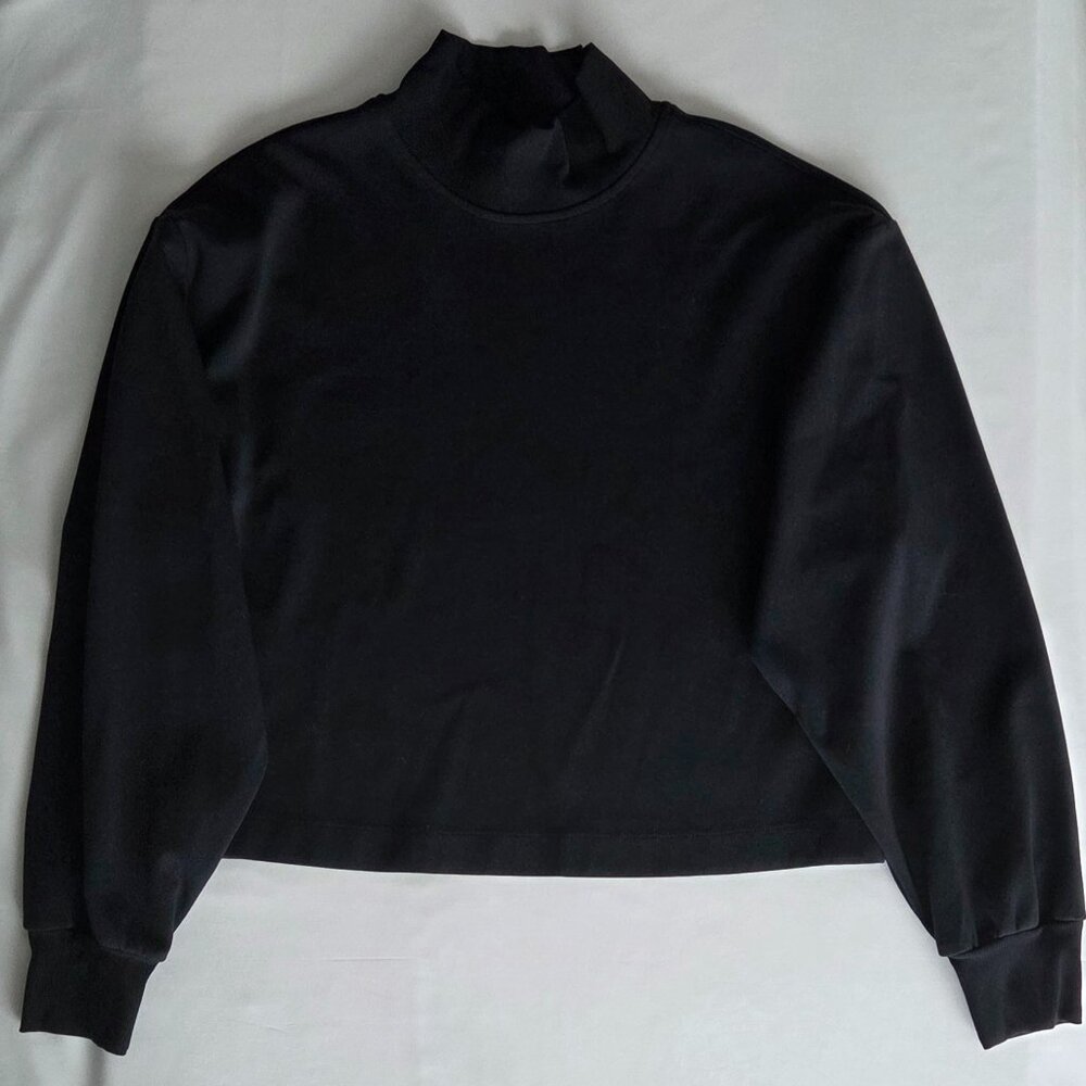 Athleta Black Athleisure Cropped Long Sleeve Small